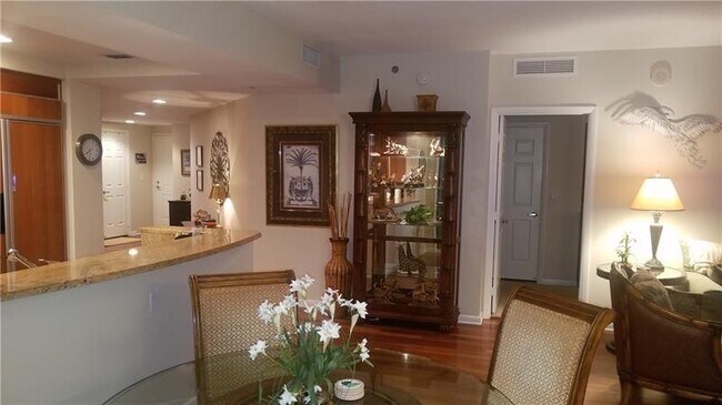 Foto del edificio - 1819 SE 17th St