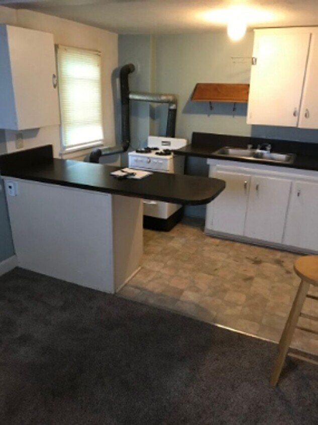 803805 1st St Unit 805 1/2, Butte, MT 59701 Room for Rent in Butte