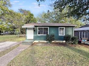 Building Photo - 1301 19th Pl SW