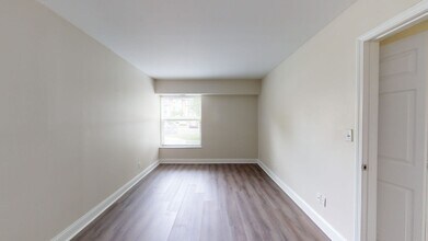 Interior Photo - The Commons at Windsor Gardens
