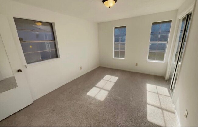 Foto del edificio - 7882 Cronus Ln