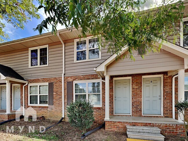 Building Photo - 808 E Spring St