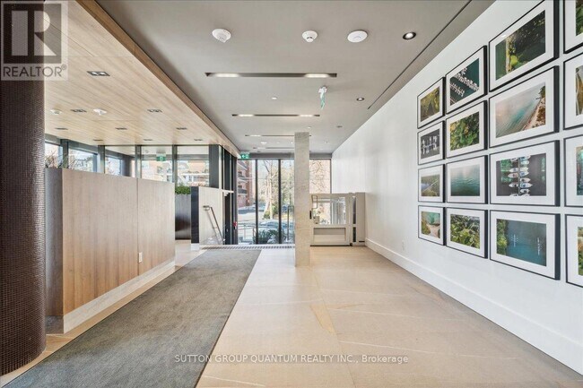 Photo du bâtiment - 21 Park St E