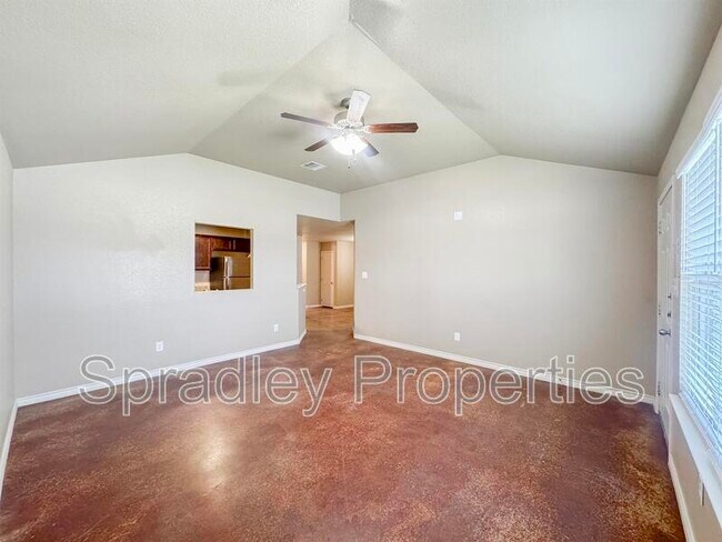 Building Photo - 1578 Kal Ct