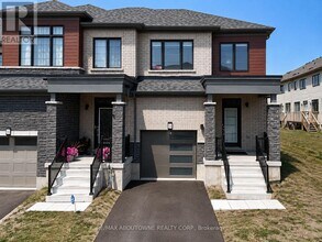 Building Photo - 94 Granville Cres