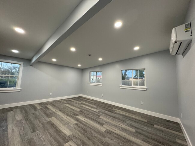 Foto del edificio - 611 Tangent St