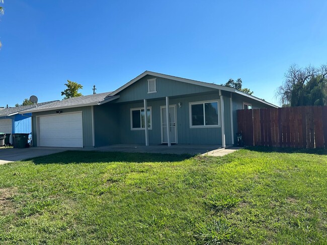 Building Photo - Cute well maintained home, convenient Anderson location