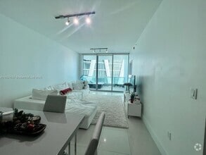 Building Photo - 900 Biscayne Blvd