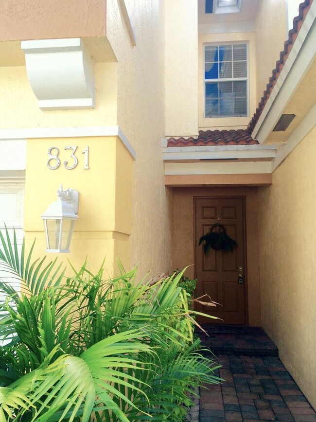 Foto del edificio - Spacious 3 Bed / 2.5 Bath/ 1 Car Garage To...