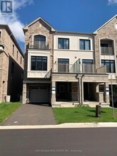 Building Photo - 1170 Lloyd Landing