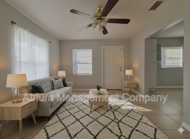 Building Photo - 2720 Hempstead Dr