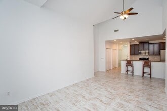 Building Photo - 523 Carson Terrace