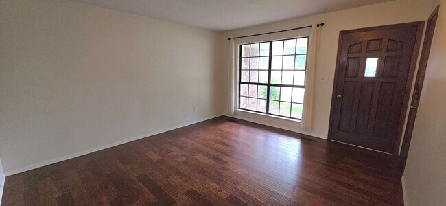 Foto del edificio - Outstanding 3-4 Bedroom close to Mall! $1895