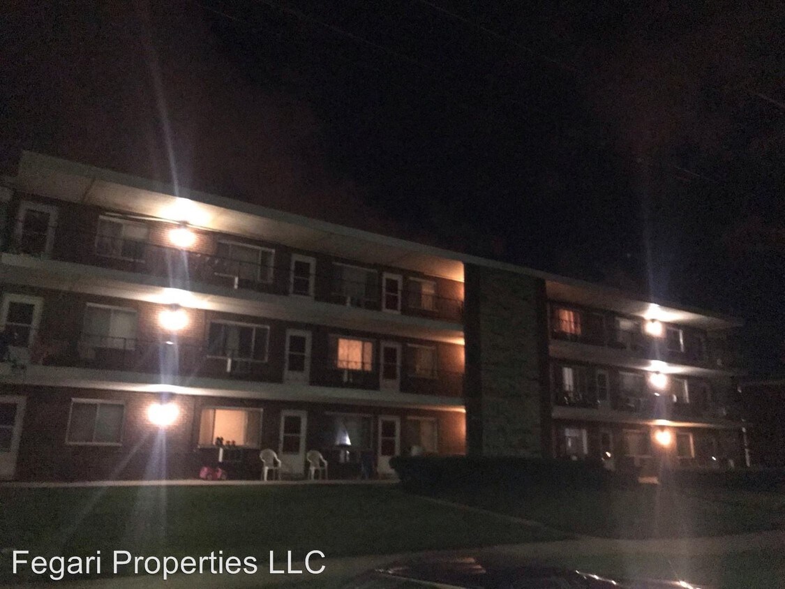 Primary Photo - 2040 N Pine St