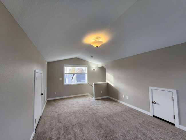 Foto del edificio - $1,000.00 OFF YOUR FIRST FULL MONTH'S RENT...