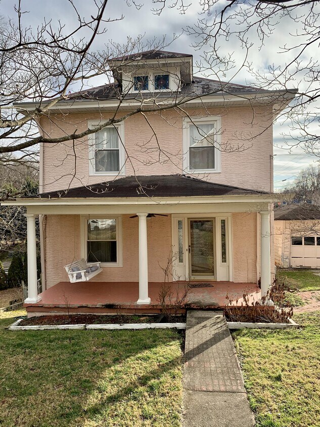 916 Pine Rd, Charleston, WV 25314 House Rental in Charleston, WV