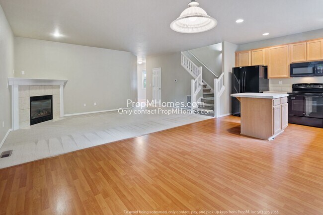 Foto del edificio - Light & Bright Three Bedroom Home in Aloha!