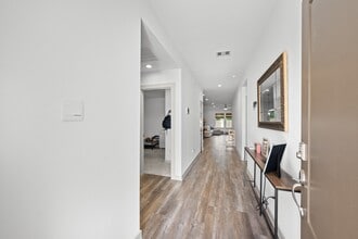 Building Photo - 1054 Great Barracuda Ln