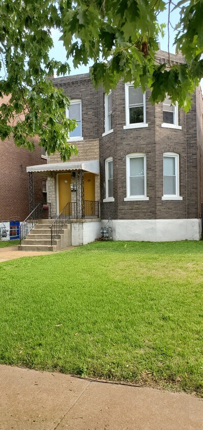 Front of property - 4992 Botanical Ave