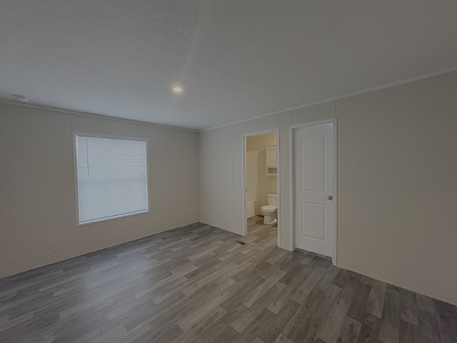 Building Photo - 295 Ironridge