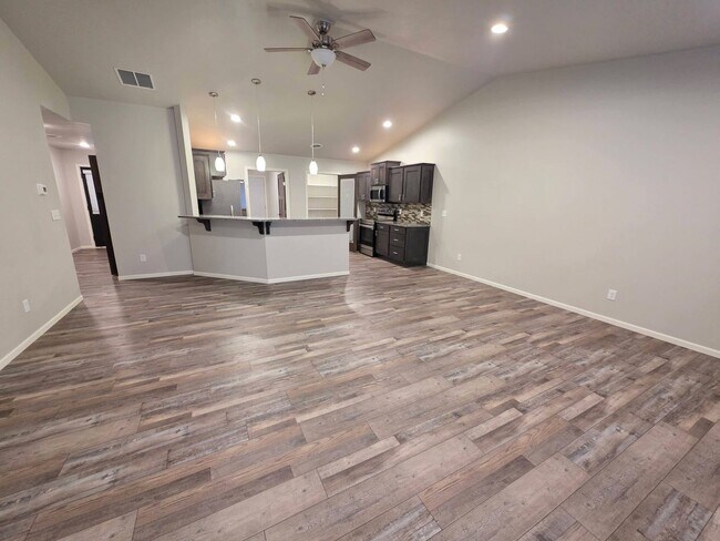 Foto del edificio - 2050 Quail St