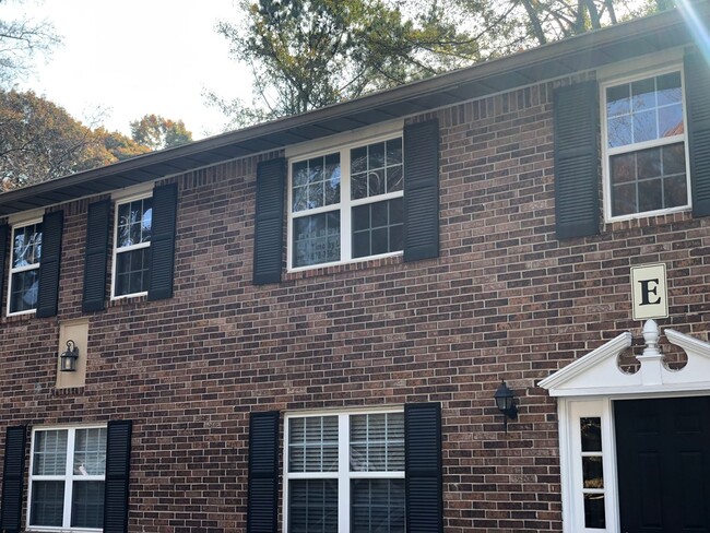 Building Photo - 2Bedroom/1Bath Condo For Lease - Doraville...