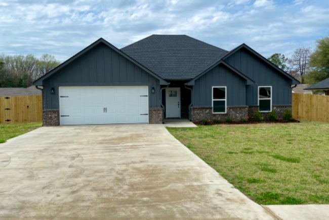 Building Photo - 17335 CR 4108