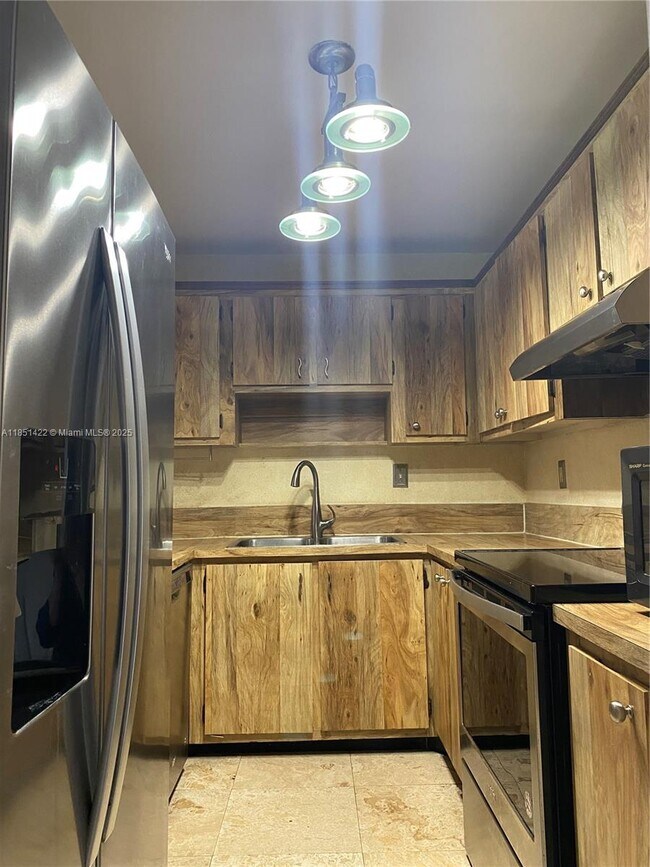 Foto del edificio - 9301 SW 92nd Ave