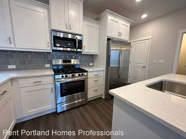 Building Photo - 3 br, 2.5 bath House - 3893 SE 81st Ave