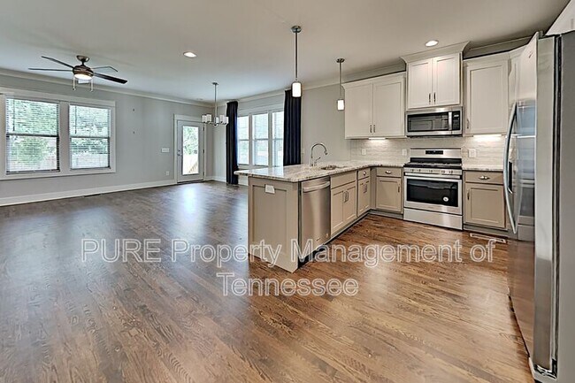 Foto del edificio - 2410 Alameda St