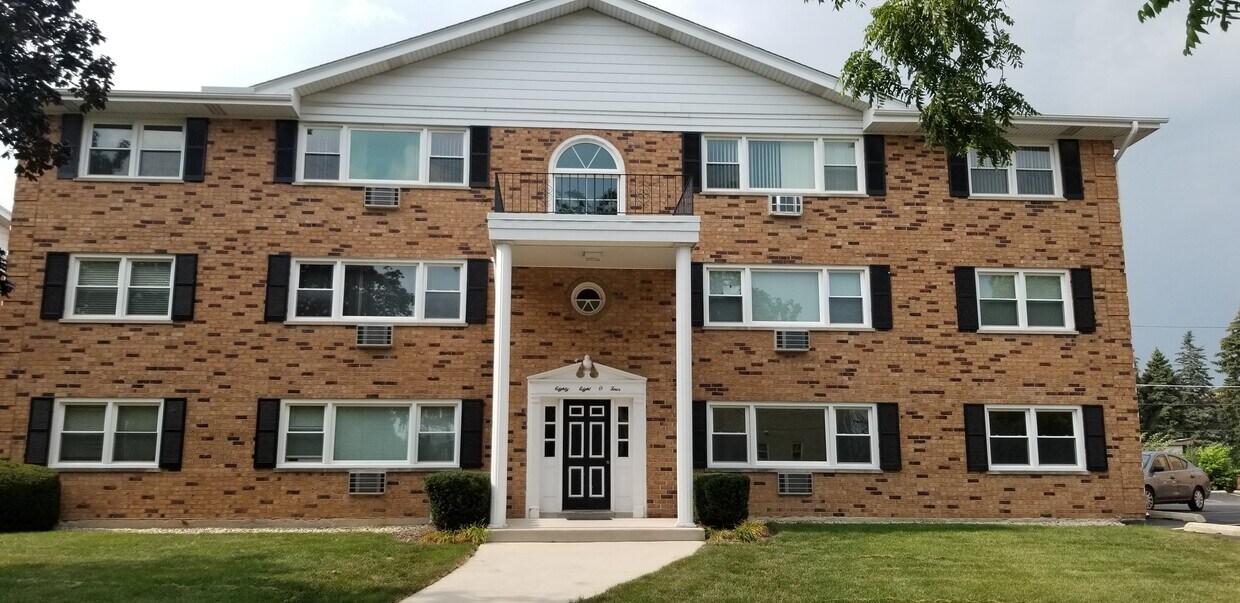 8804 45th Pl Unit 4, Brookfield, IL 60513 Condo for Rent in