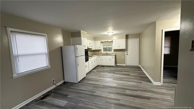 Foto del edificio - 828 Ridge Rd