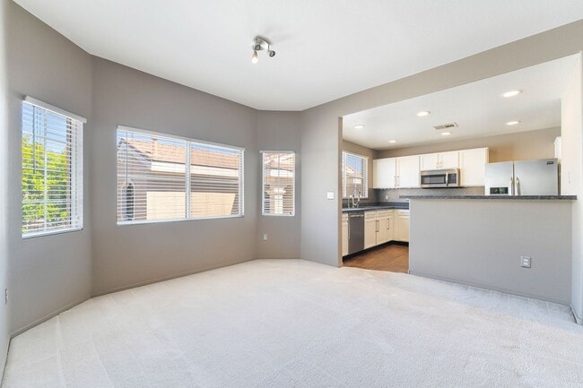 Building Photo - Remodeled 2-Bed, 2-Bath Second-Floor Unit ...