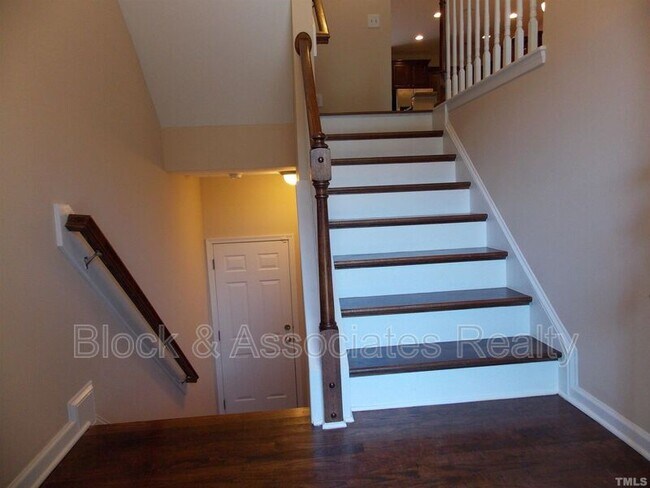 Building Photo - 545 Old Mill Village Dr