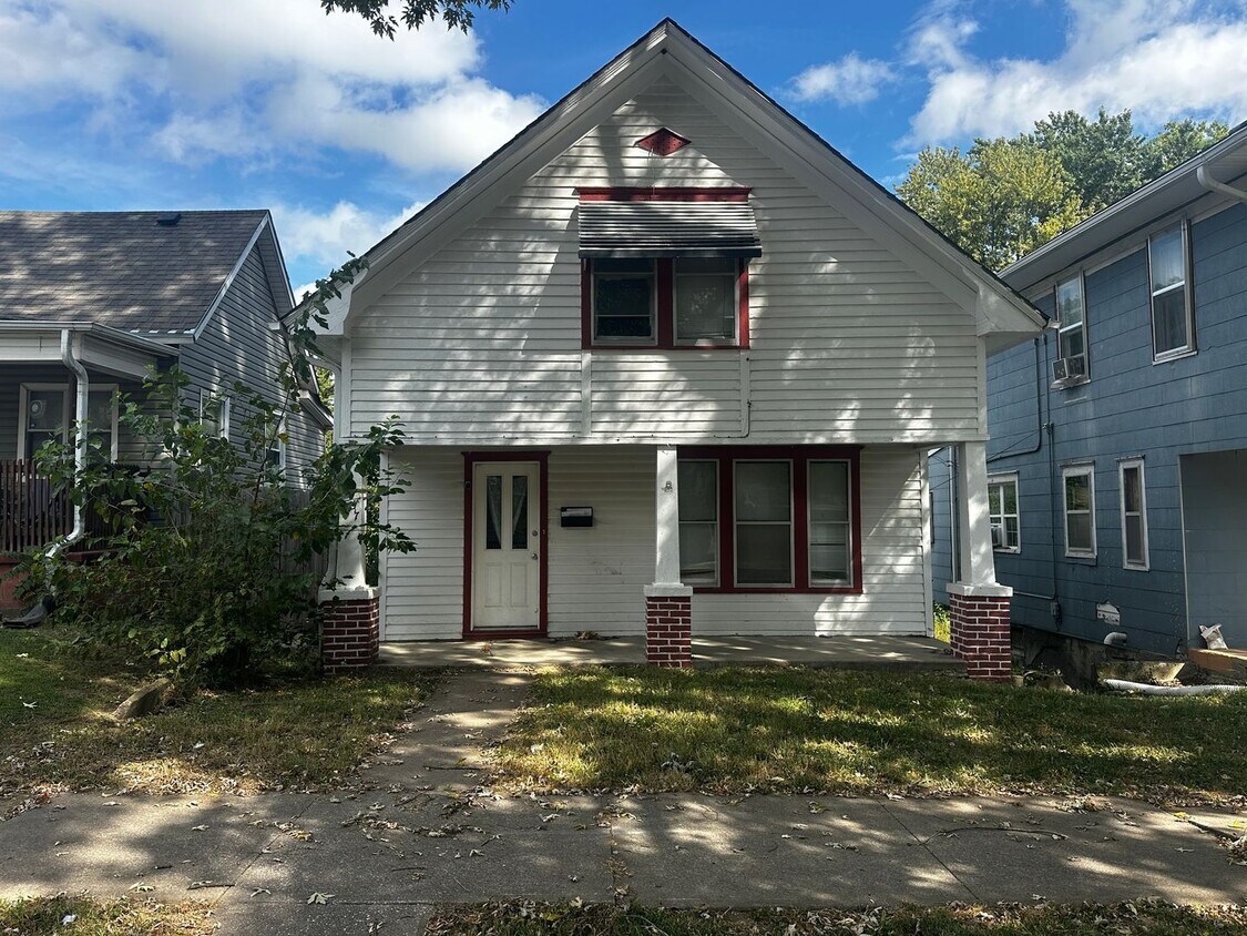 Primary Photo - 3137 Felix St