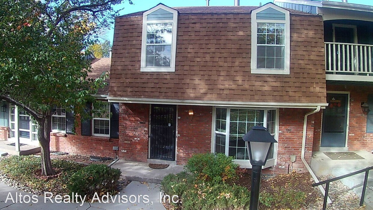 Foto principal - 3 br, 2.5 bath House - 7505 W Yale Ave #2702