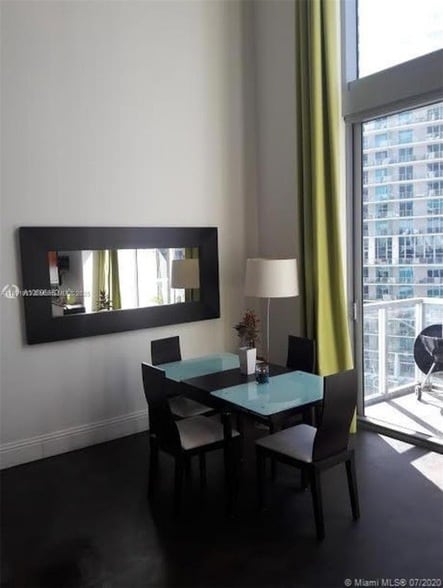 Foto del edificio - 1050 Brickell Ave