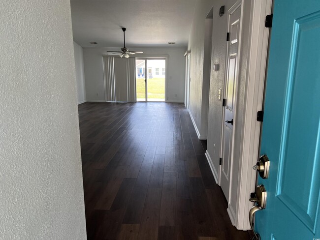Foto del edificio - 1242 Eagle Creek Dr