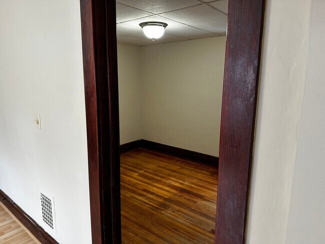 Foto del edificio - 23 Indian Orchard Pl