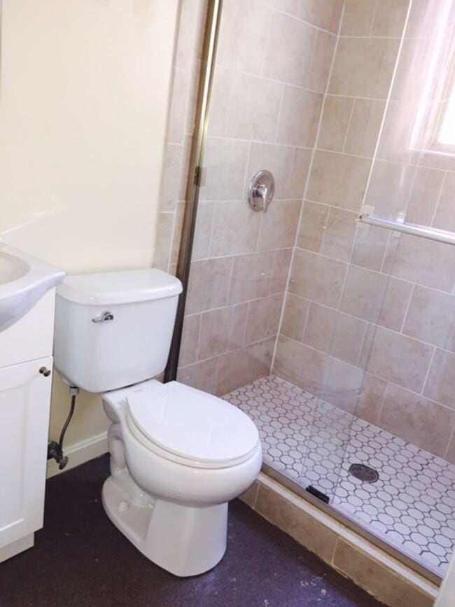 Interior Photo - Lowell 558