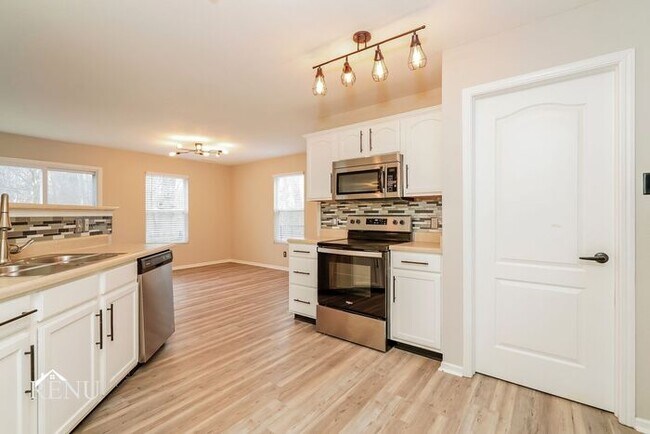 Building Photo - 8422 Ligonier Dr
