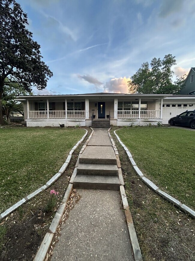 Foto del edificio - 601 Linden St