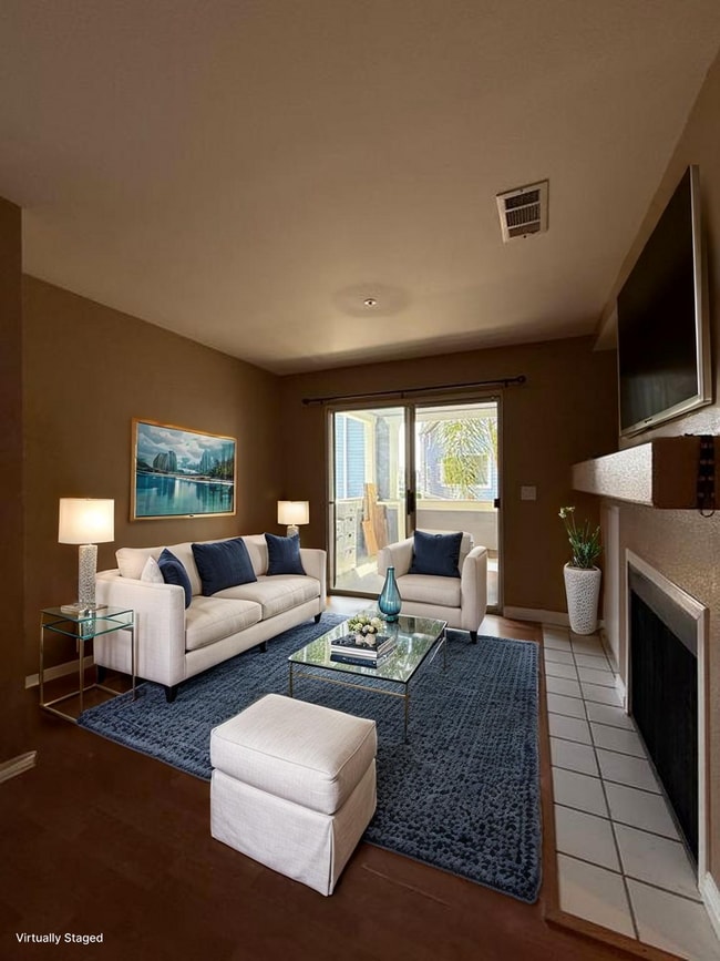 Building Photo - 2 bed 2 FULL bath Condo overlooking the pool!