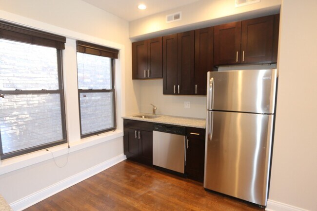 Foto del edificio - 527 W Barry Ave