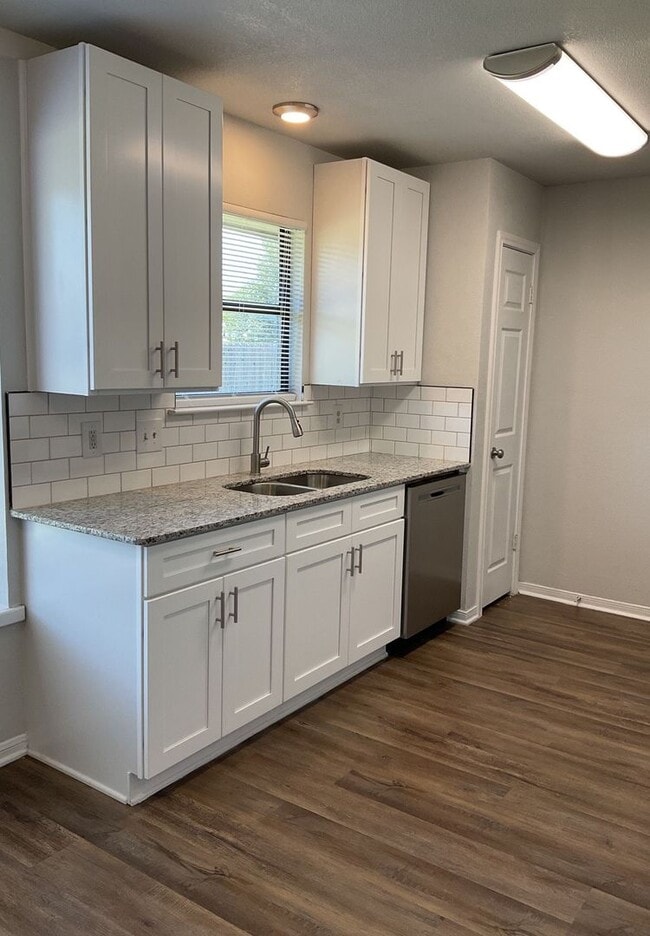 Building Photo - 4208 Shagbark Dr