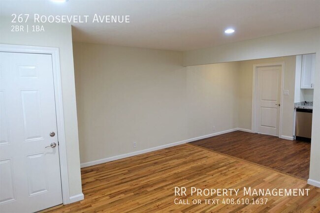 Foto del edificio - 267 Roosevelt Ave