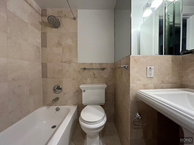 Foto del edificio - 424 E 9th St