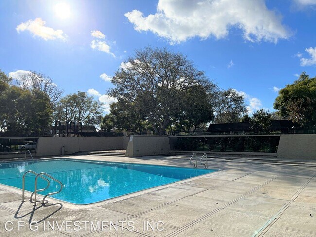Building Photo - 4 br, 2.5 bath House - 18202 Aztec Ct.