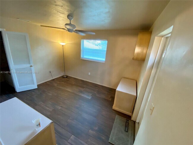 Foto del edificio - 8391 NW 27th Pl