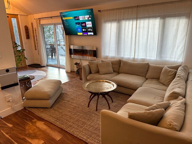 Foto del edificio - 230 Cyteworth Rd